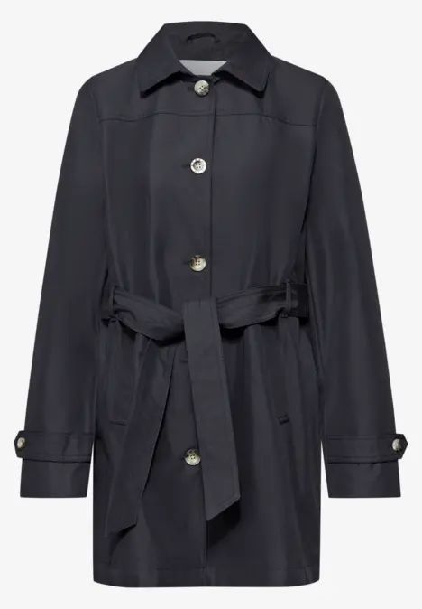 Dunkelblauer Trenchcoat mit Gürtel und großen Knöpfen.