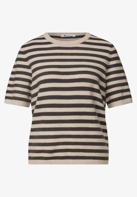 Kurzärmliges T-Shirt mit beige-schwarzen Querstreifen.