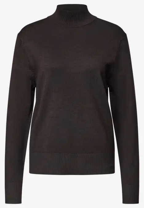Schlichter schwarzer Rollkragenpullover mit langen Ärmeln.