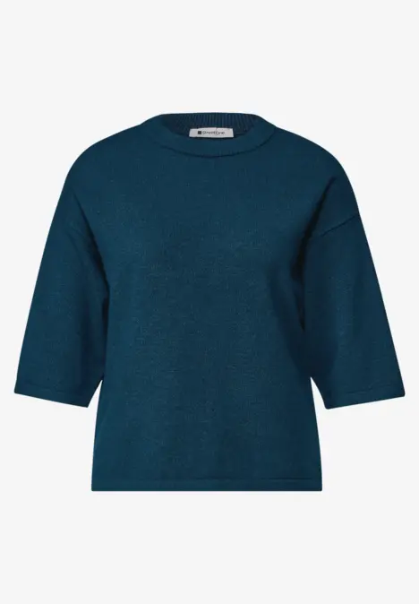 Türkiser Pullover mit 3/4-Ärmeln und Rundhalsausschnitt, leger geschnitten.