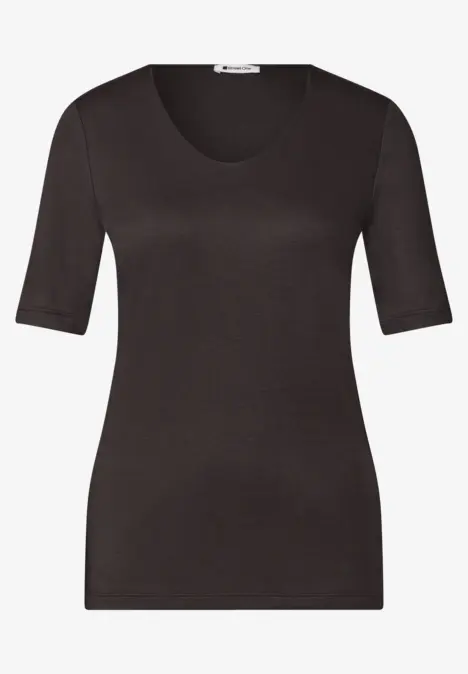 Einfaches, schwarzes T-Shirt mit kurzen Ärmeln und rundem Ausschnitt.
