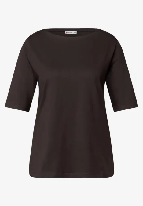 Schwarzes T-Shirt mit halblangen Ärmeln und rundem Ausschnitt.