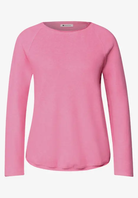 Ein schlichtes pinkes Langarmshirt mit rundem Ausschnitt