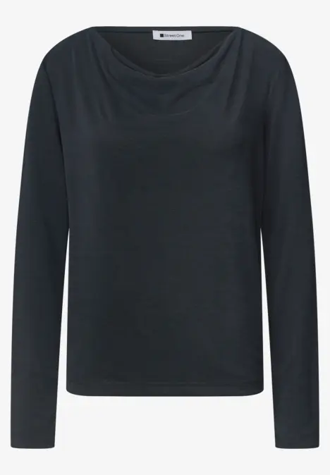 Schwarzes Langarmshirt mit weitem, locker fallendem Rundhalsausschnitt.