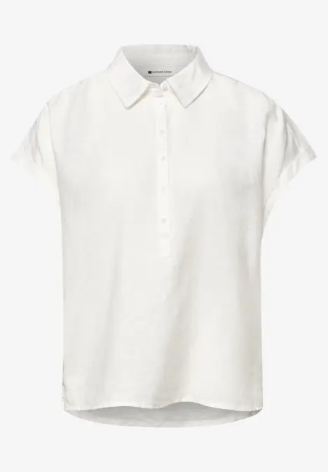 Weiße kurzärmelige Bluse mit Kragen und Knopfleiste.