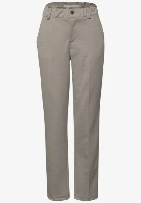 Beige damesbroek met elastische tailleband en rechte pijpen.