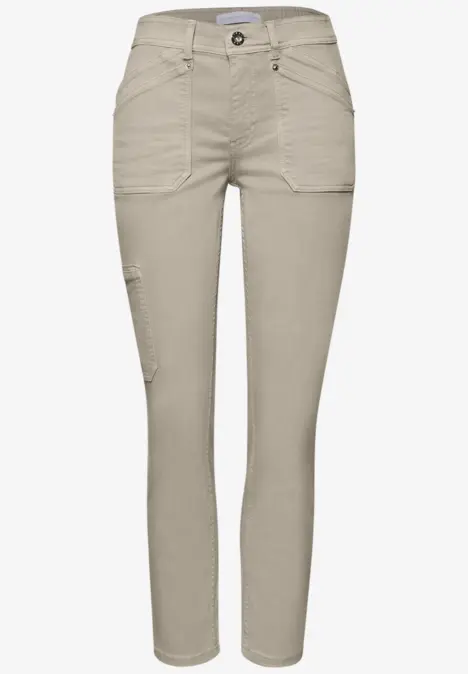 Beige Skinny-Hose mit Cargo-Taschen und Knie-Patches, hohem Bund und schmalem Bein.