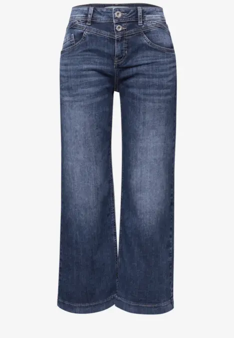 Blau geschnittene Jeans mit hoher Taille, weitem Bein und zweifachem Knopfverschluss.