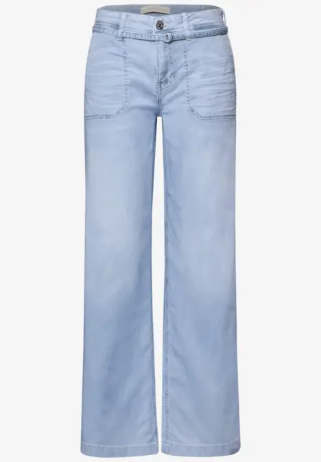 Helle, weit geschnittene Jeans mit hoher Taille und geradem Bein.