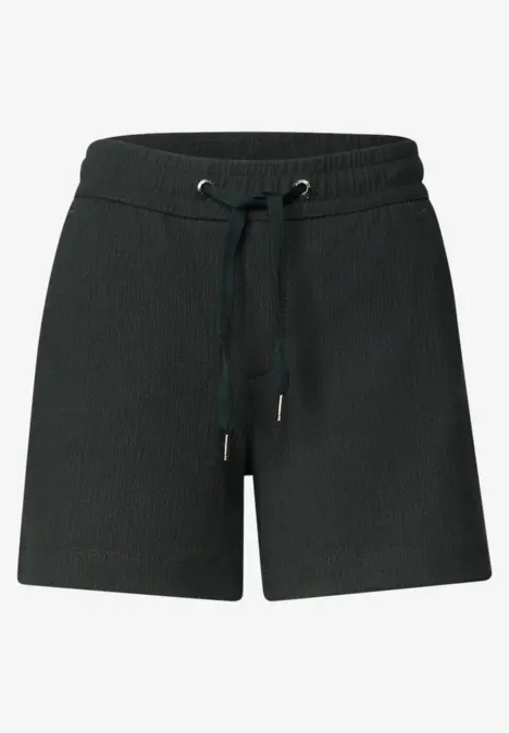 Schwarze, lässige Shorts aus weichem Stoff mit elastischem Bund und Kordelzug.
