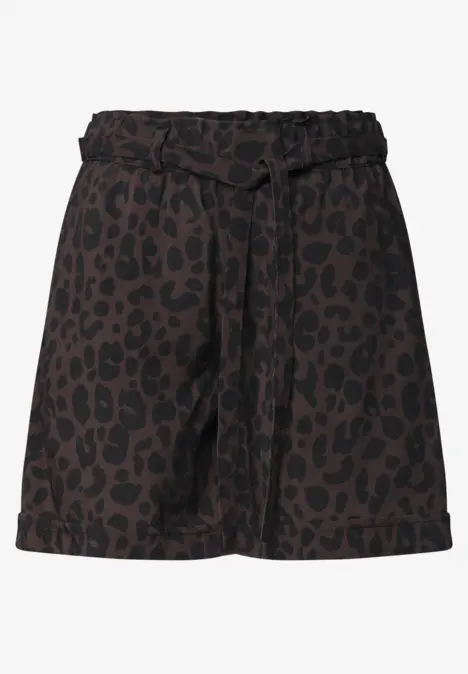 Dunkelbraune Shorts mit schwarzem Leopardenmuster und Bindegürtel