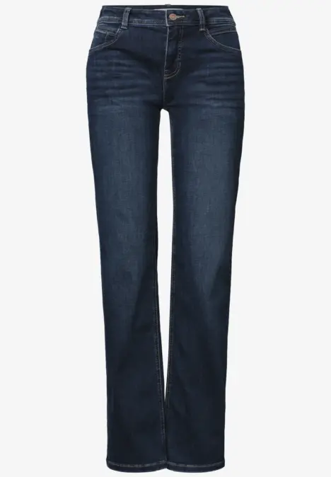 Dunkelblaue Jeans mit geradem Bein und klassischem Five-Pocket-Design.