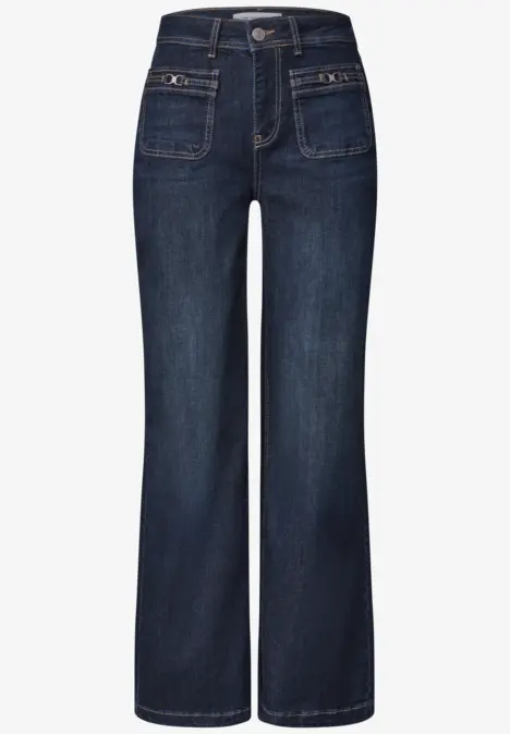 Donkerblauwe jeans met rechte pijpen, hoge taille en opgezette zakken.