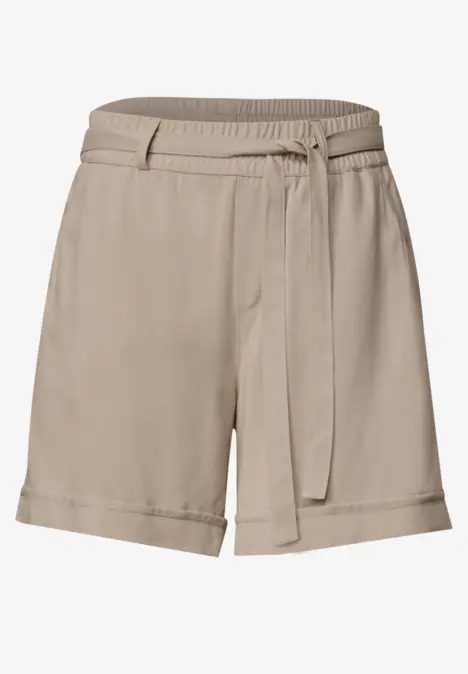 Beige Damen-Shorts mit hohem Bund, Gürtel und Umschlagsaum