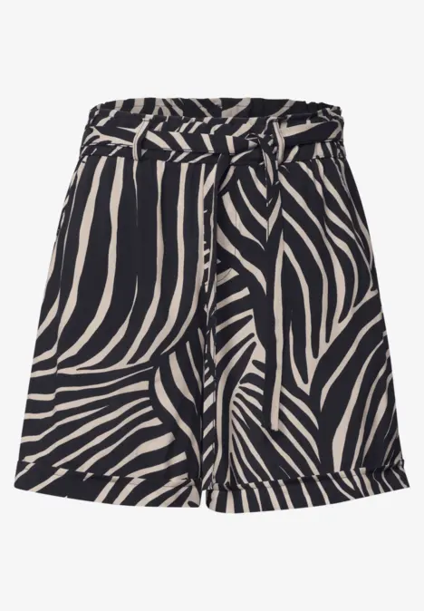 Weit geschnittene Zebra-Print-Shorts mit hohem Bund und Taillengürtel.