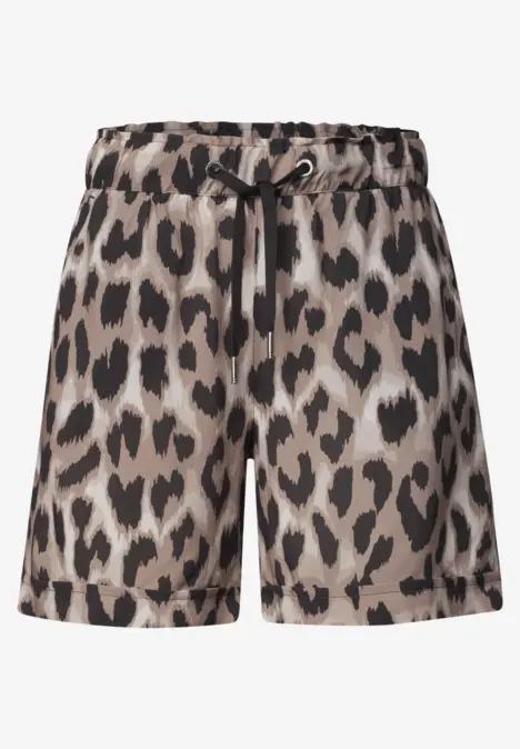 Kurze Damen-Shorts mit Leoprint, elastischem Bund und Tunnelzug.