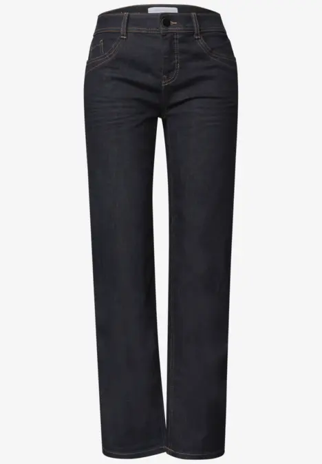 Dunkelblaue Jeans mit geradem Schnitt und klassischem Five-Pocket-Design.