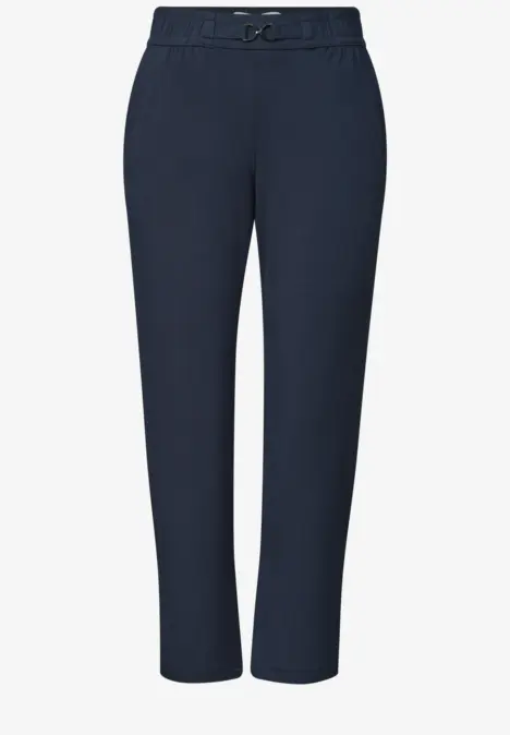 Marineblaue, elegante Damen-Hose mit geradem Schnitt und schmalen Beinen.