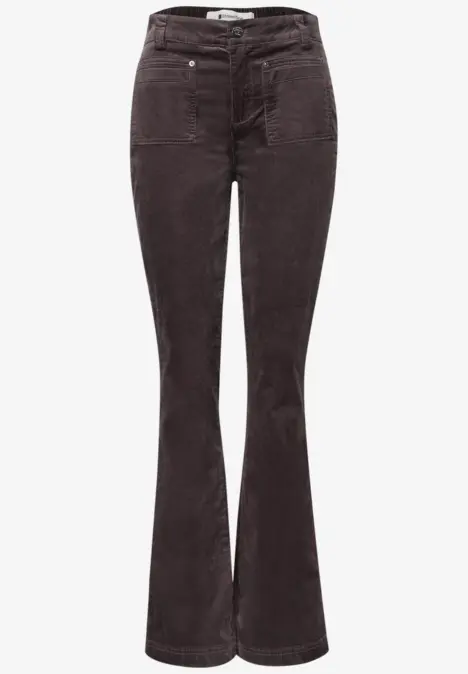 Dunkelbraune Cordhose mit hoher Taille und ausgestellten Beinen.