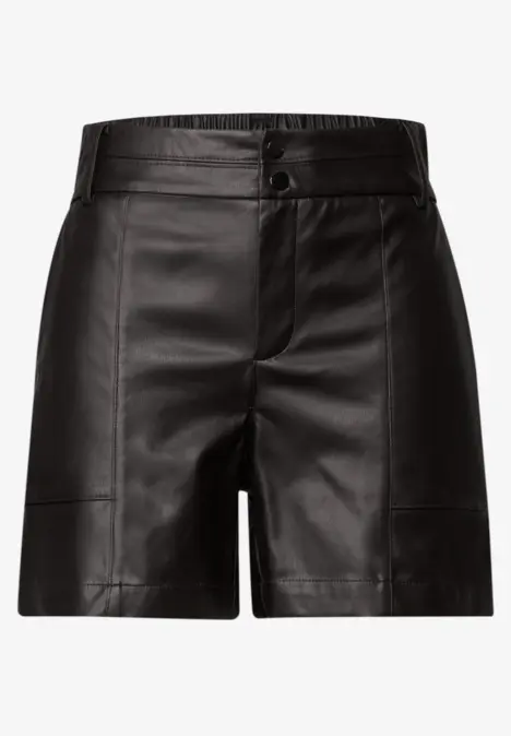 Schwarze Leder-Shorts mit hohem Bund und Knopfleiste.