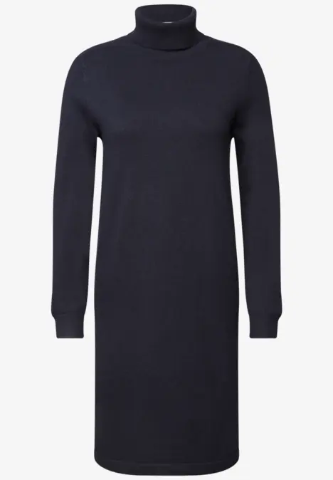Dunkelblaues Rollkragen-Strickkleid mit langen Ärmeln und geradem Schnitt bis knapp übers Knie.