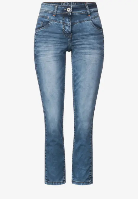 Loose Fit Jeans in 7/8 mid blue used wash