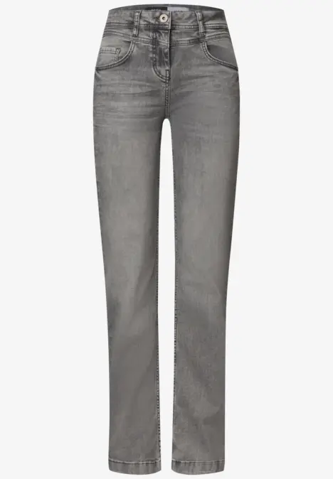 Jean gris coupe droite avec cinq poches, braguette à boutons et fermeture éclair classique.