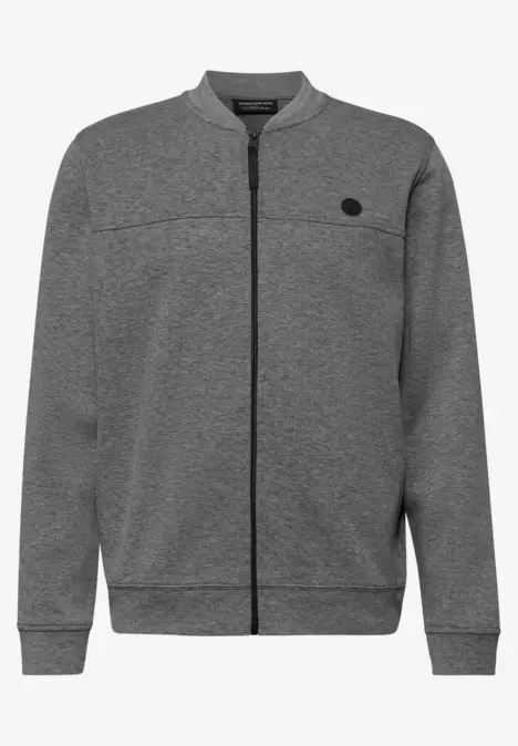 Graue Herren-Sweatjacke mit durchgehendem Reißverschluss, Stehkragen und Brusttasche.
