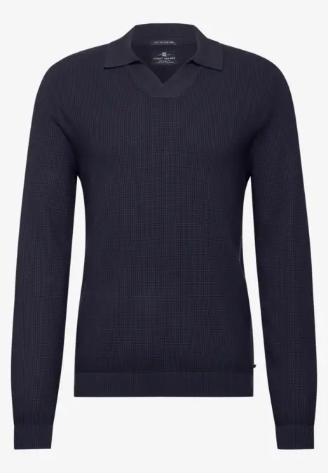 Dunkelblauer Strickpullover mit Kragen und langen Ärmeln.