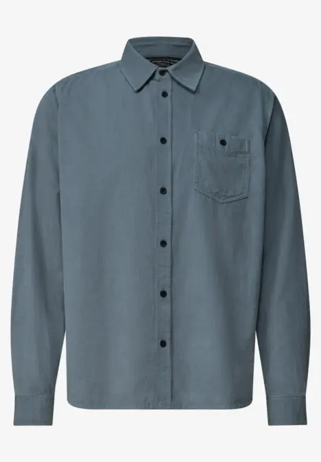 Graublaues Herrenhemd aus Denim mit langen Ärmeln, Knopfleiste und Brusttasche.