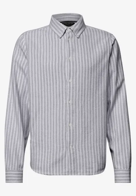 Chemise homme à manches longues à fines rayures gris clair et blanc, fermeture boutonnée et col classique