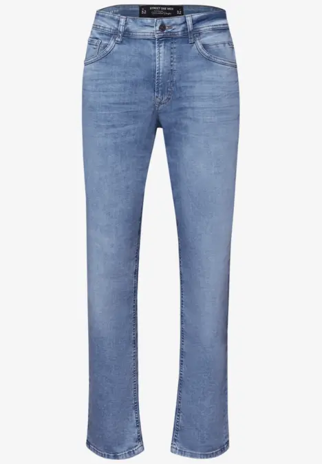 Un jean bleu à coupe droite avec cinq poches et taille classique.