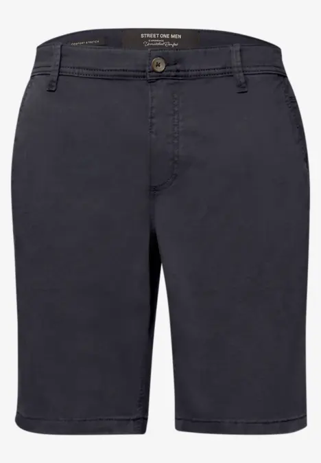 Bermuda chino bleu foncé pour homme, doté d’une braguette zippée, d’un bouton et de poches latérales.