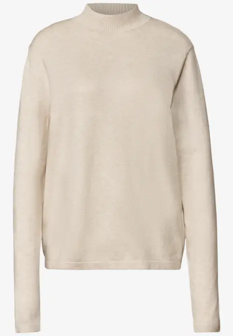 Beige Langarm-Pullover mit leichtem Rollkragen, schlicht und bequem geschnitten.