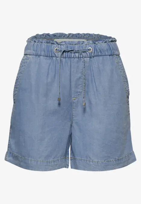 Short léger bleu clair en denim avec taille élastique et cordon de serrage.