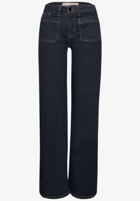 Dunkelblaue Jeanshose mit weitem Bein, hoher Taille und aufgesetzten Taschen.