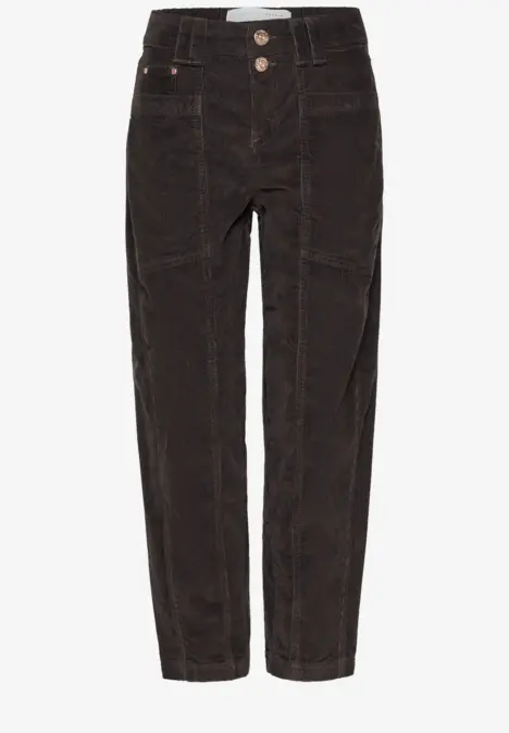 Pantalon en velours côtelé marron foncé, taille haute, double boutonnière et coupe fuselée.