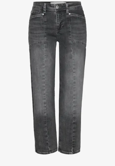 Jean noir à coupe droite, effet délavé subtil, taille mi-haute et cinq poches classiques.