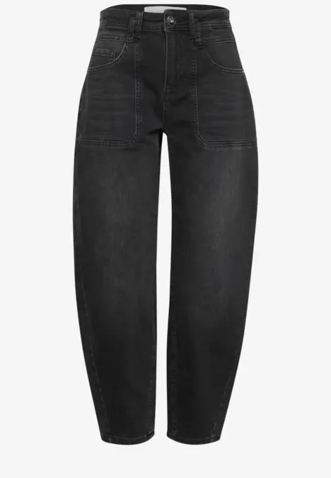 Schwarze, hochtaillierte Jeans mit gerader Beinführung und aufgesetzten Eingrifftaschen.