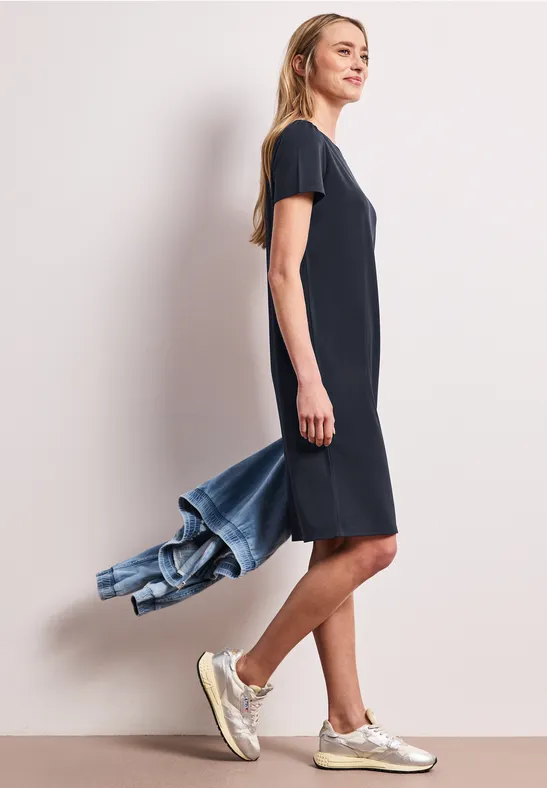 Knielanges Kleid mit Raffung Blau