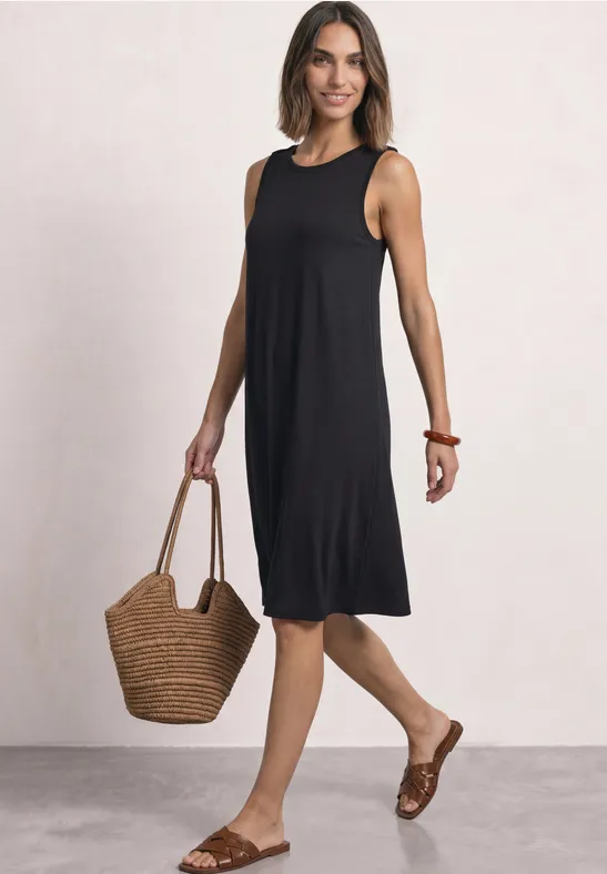 Knielanges Kleid mit Rundhals und Knopfdetail