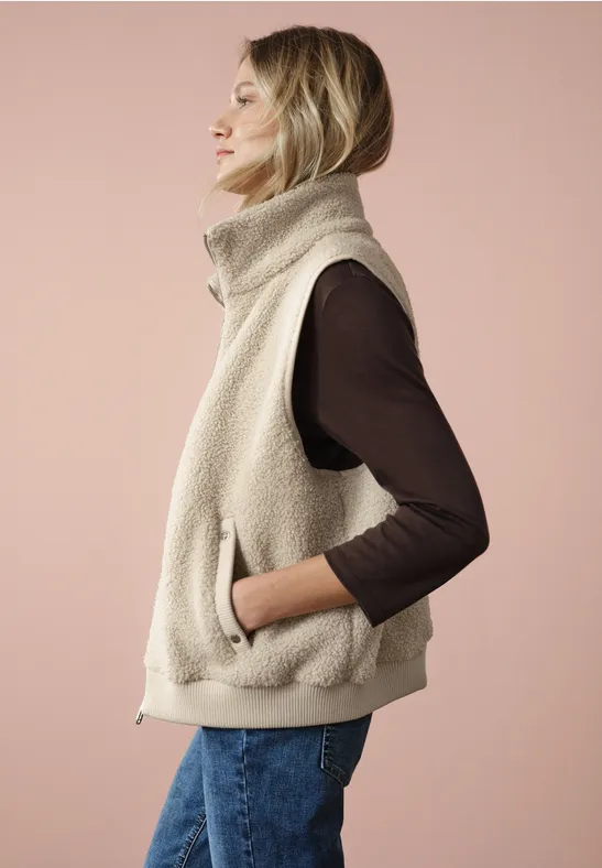 Thumbnail - Teddy Weste mit Strickdetail