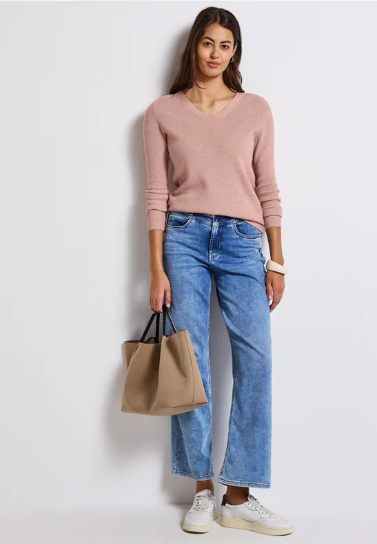 Thumbnail - Basic V-Neck Pullover