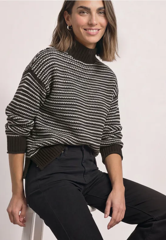 Pullover mit Turtle Neck und Streifenmuster