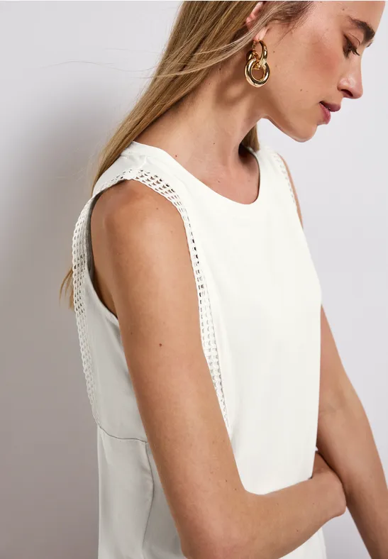Thumbnail - Top mit Häkeldetails