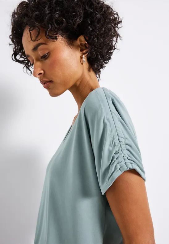 Thumbnail - Street One Frauen Silk-Look Shirt mit Raffung in Blau, Gr: 42