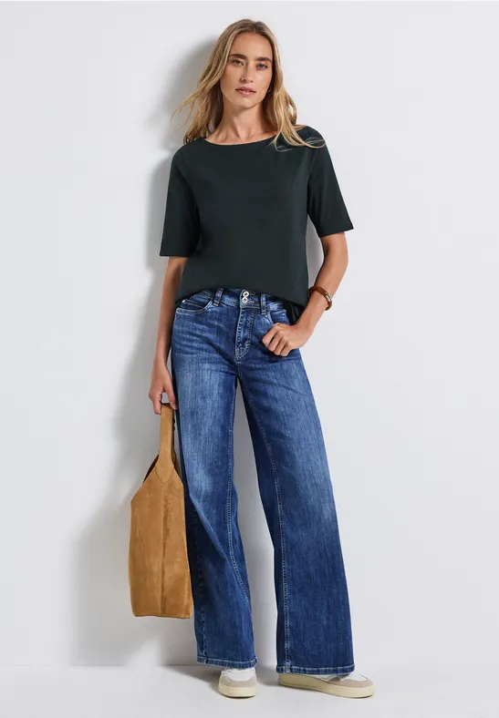 Shirt mit U-Boot-Ausschnitt
