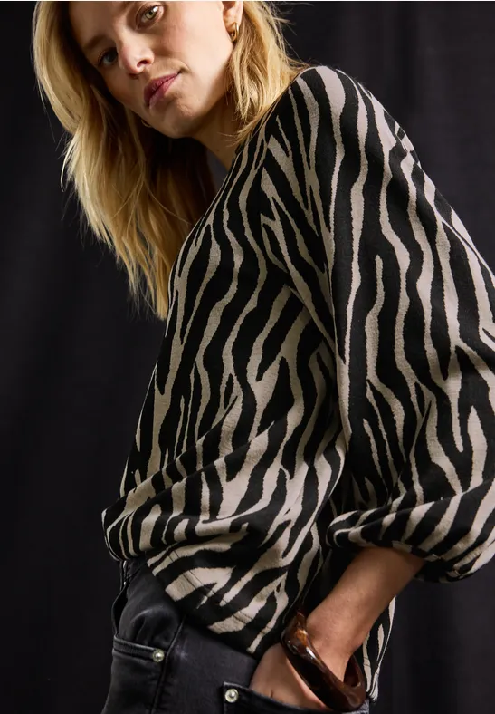 Thumbnail - Street One Frauen Zebra Jacquard Shirt in Schwarz, Gr: 46