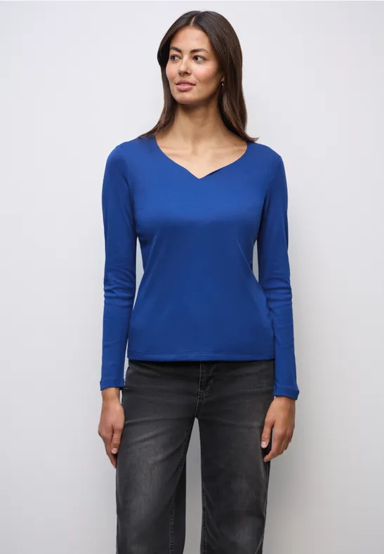 Thumbnail - Shirt mit Herzausschnitt