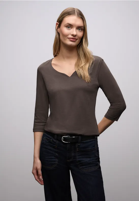 Thumbnail - Shirt mit Herzausschnitt